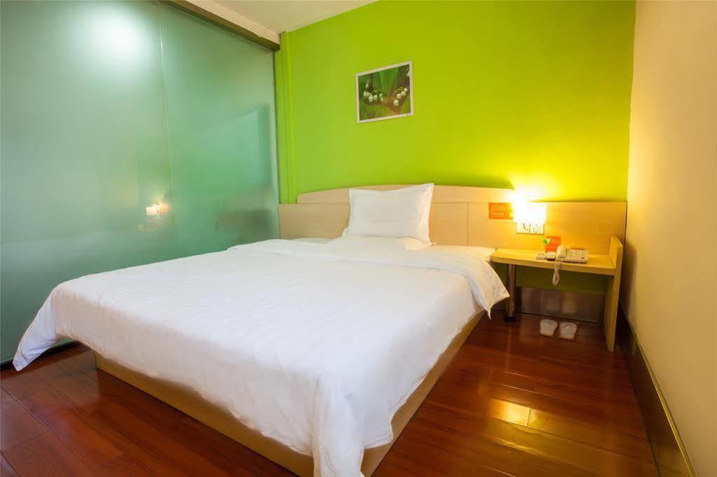 7 Days Inn Shanghai Xujiahui Caobao Road Subway Station Branch Xuhui Luaran gambar